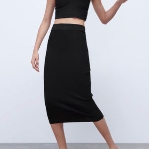 Black Ribbed MIDI Skirt